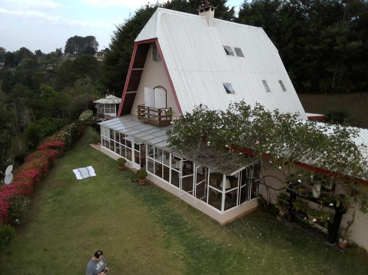 Casa Completa Ensolarada No Alto Do Capivari Com Vista Infinita Campos do Jordão