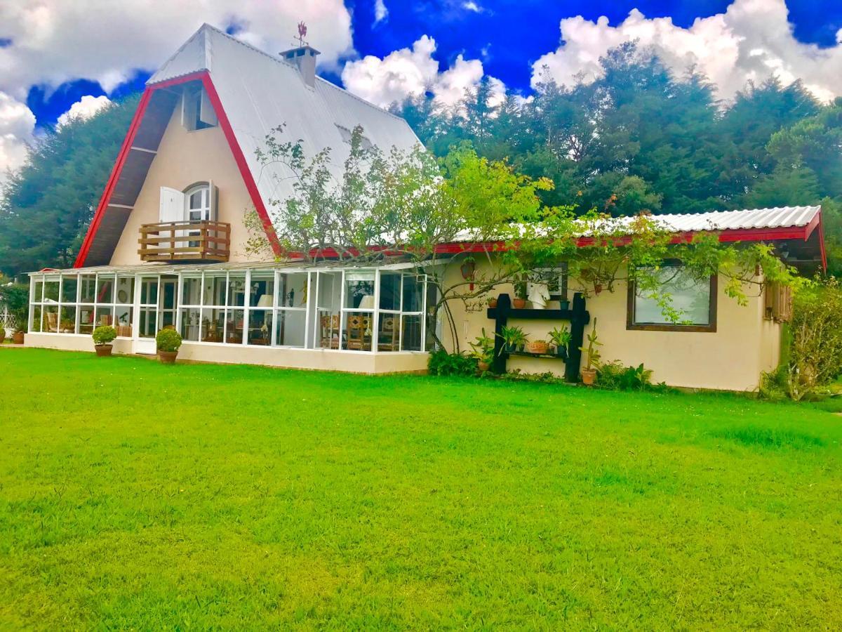 Casa Completa Ensolarada No Alto Do Capivari Com Vista Infinita * Campos do Jordão