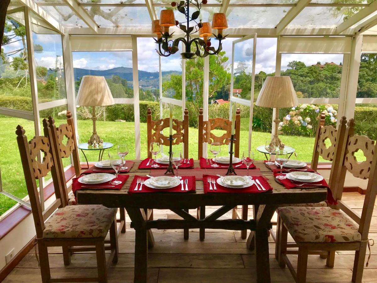 Casa Completa Ensolarada No Alto Do Capivari Com Vista Infinita Casa de férias